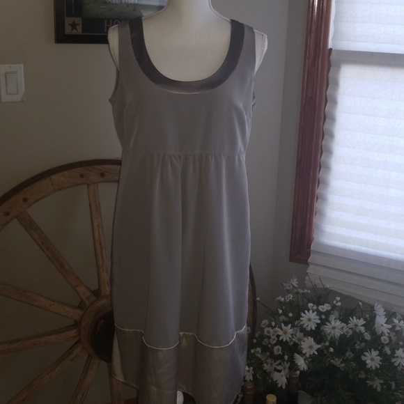 Vera Wang Dresses & Skirts - Vera wang gray dress